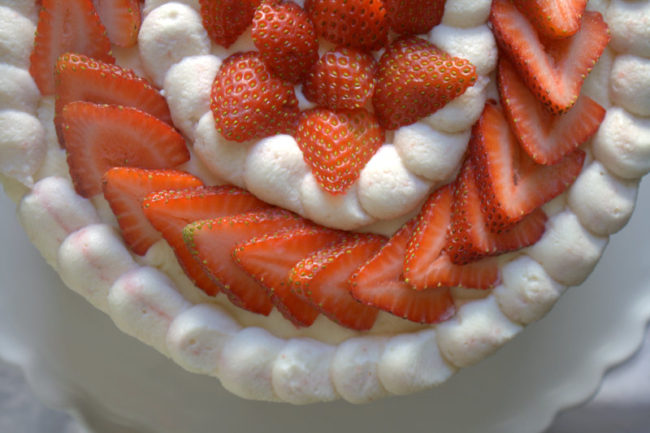 strawberries and mascarpone cream cake