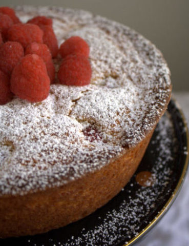 simple raspberry yogurt cake