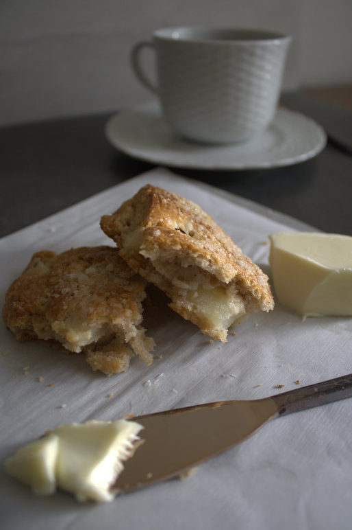 Fresh pear spice scones