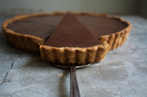 chocolate date tart