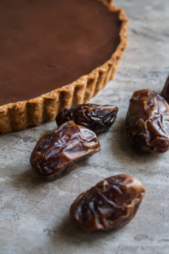 chocolate date tart 